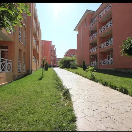 In Sunny Day 6 Complex מלון