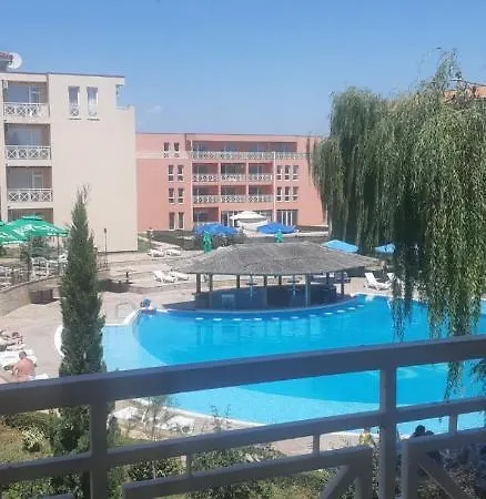 In Sunny Day 6 Complex * ساني بيتش